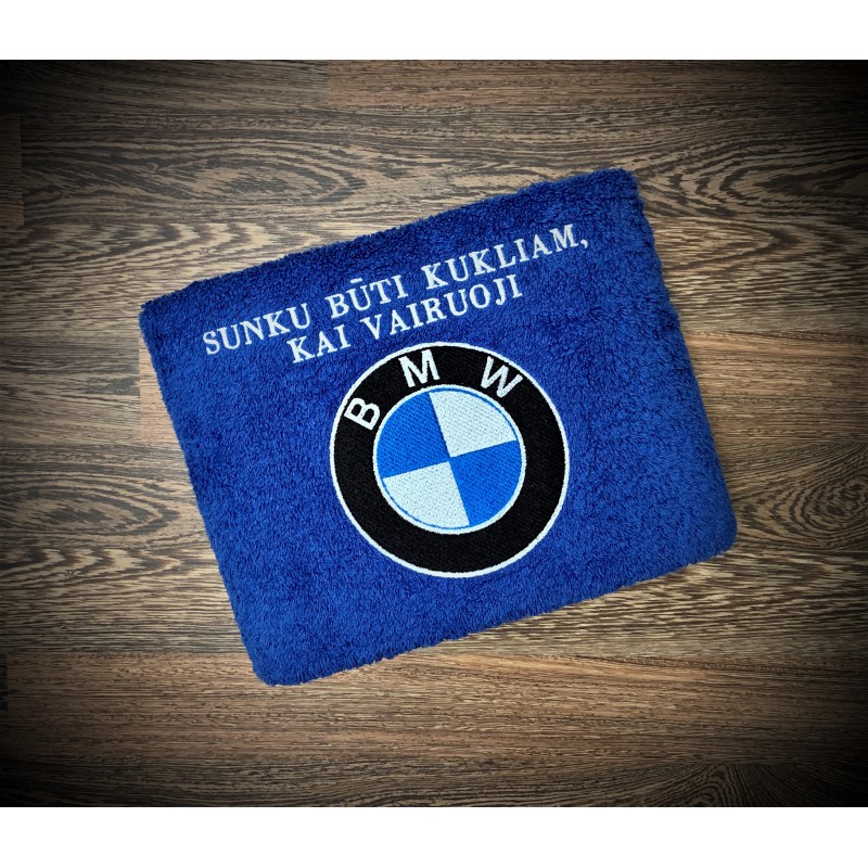 Rankšluostis: BMW „sunku būti kukliam kai vairuoji"