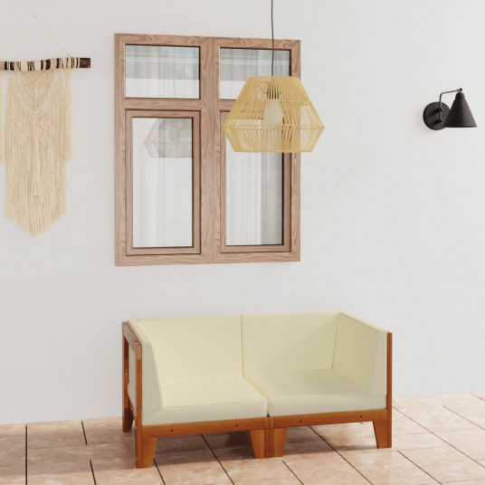 Dvivietė sofa su kreminėmis pagalvėlėmis, akacijos masyvas
